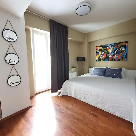 Stylish & Central Flat With Lovely Yard Скоп'є