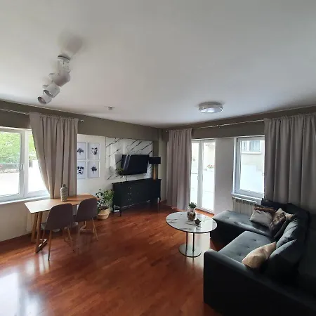Stylish & Central Flat With Lovely Yard Апартаменти Скоп'є