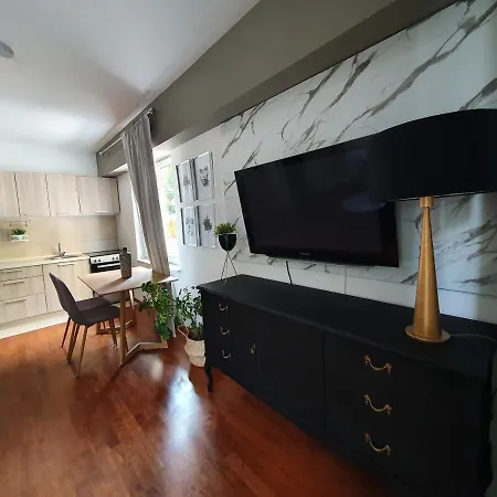 Stylish & Central Flat With Lovely Yard Skopje