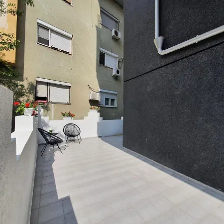 Stylish & Central Flat With Lovely Yard Скоп'є
